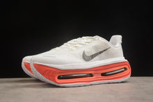 Carregar imagem no visualizador da galeria, NIKE VOMERO PREMIUM
