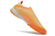 Carregar imagem no visualizador da galeria, Adidas F50 Elite Laceless Society - Messi Laranja
