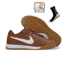 Carregar imagem no visualizador da galeria, Nike SB Gato Futsal - Marrom
