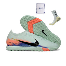Carregar imagem no visualizador da galeria, Nike Air Zoom Mercurial Vapor 16 Elite TF - United 02
