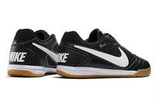 Carregar imagem no visualizador da galeria, Nike SB Gato Futsal - Preto Branco
