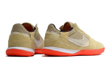 Carregar imagem no visualizador da galeria, Nike Street Gato Futsal - Dourado
