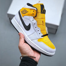 Carregar imagem no visualizador da galeria, Tênis Nike Air Jordan 1
