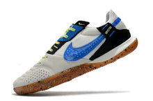 Carregar imagem no visualizador da galeria, Nike Street Gato Futsal - Small-Sided Game
