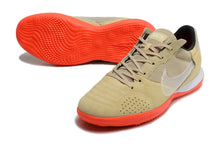 Carregar imagem no visualizador da galeria, Nike Street Gato Futsal - Dourado
