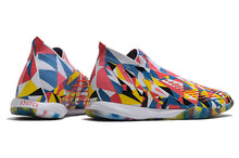 Carregar imagem no visualizador da galeria, Adidas Predator Edge + Futsal - Geometric
