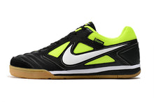 Carregar imagem no visualizador da galeria, Nike SB Gato Futsal - Preto Verde Limão
