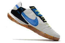 Carregar imagem no visualizador da galeria, Nike Street Gato Futsal - Small-Sided Game
